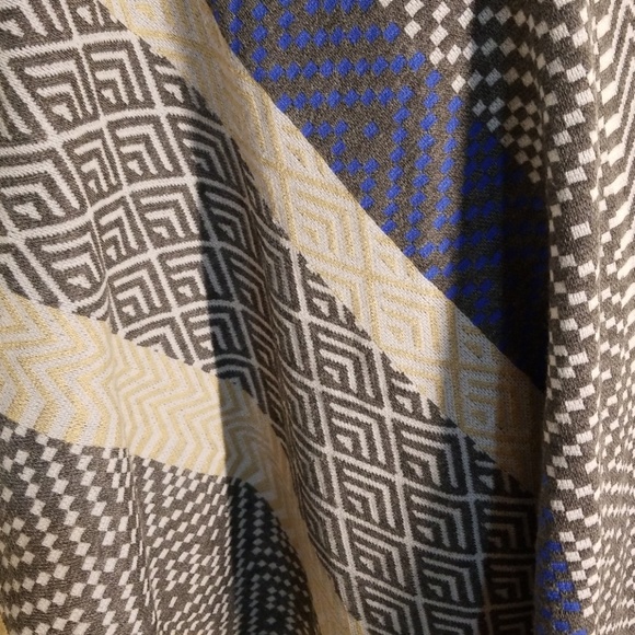 Francesca's Ruana ONE SIZE - Picture 8 of 8